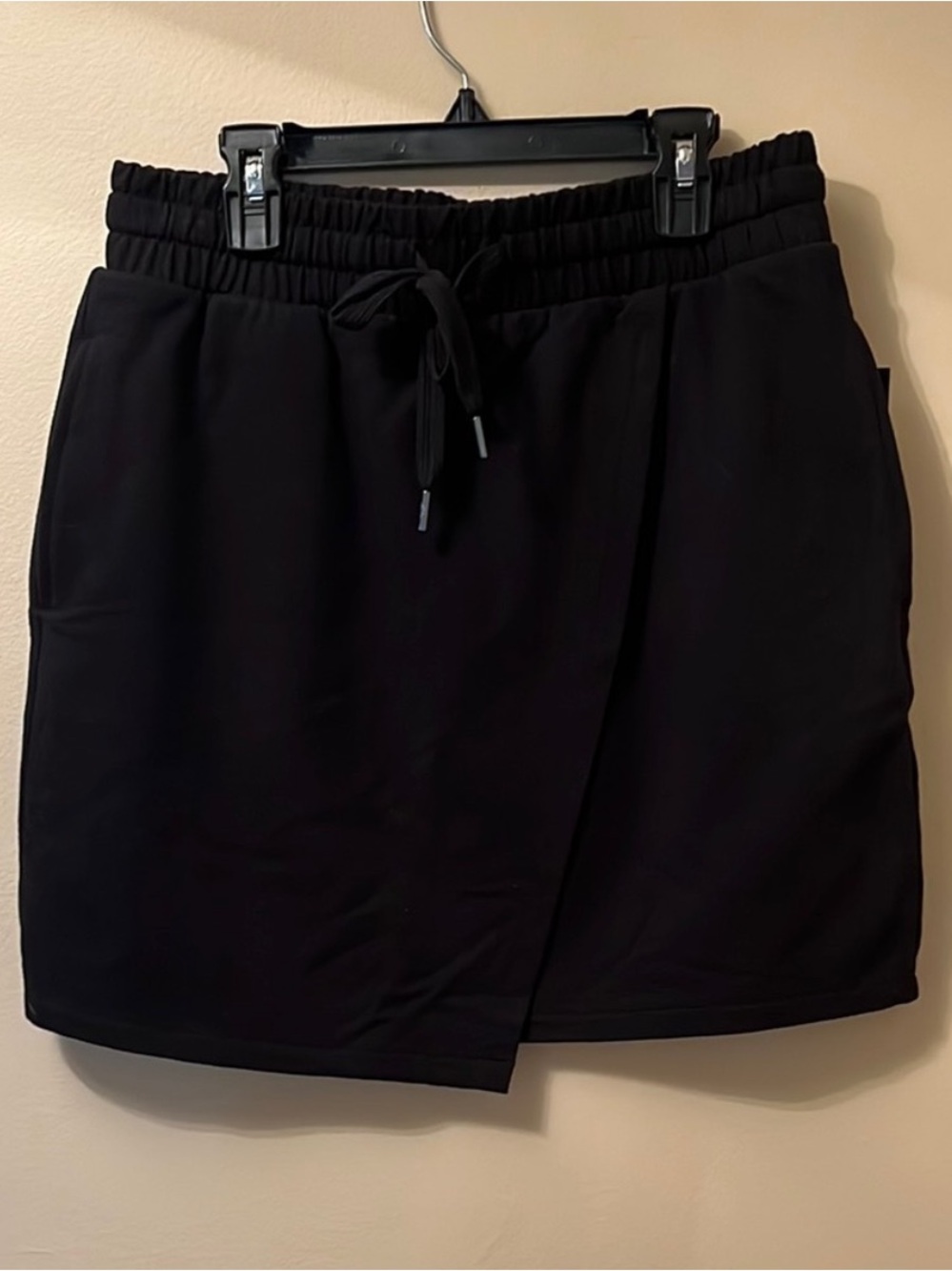 Andrew Marc Black Drawstring Wrap Mini Skirt size large